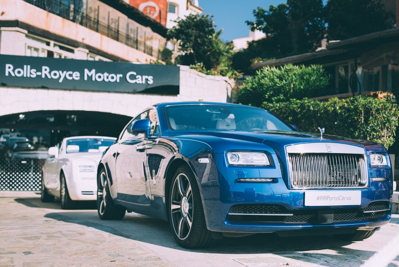 rolls royce showcases bespoke "dawn til dusk" cars in porto