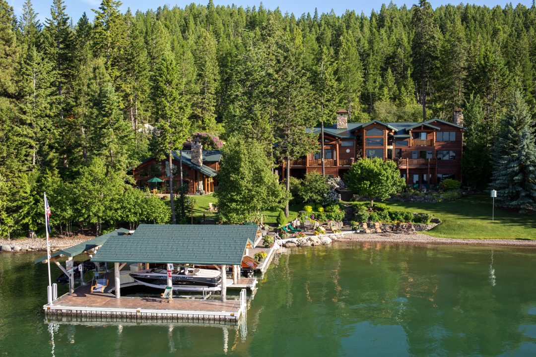 A Luxurious Montana Lake Home Lists for $6.2 Million | The Extravagant