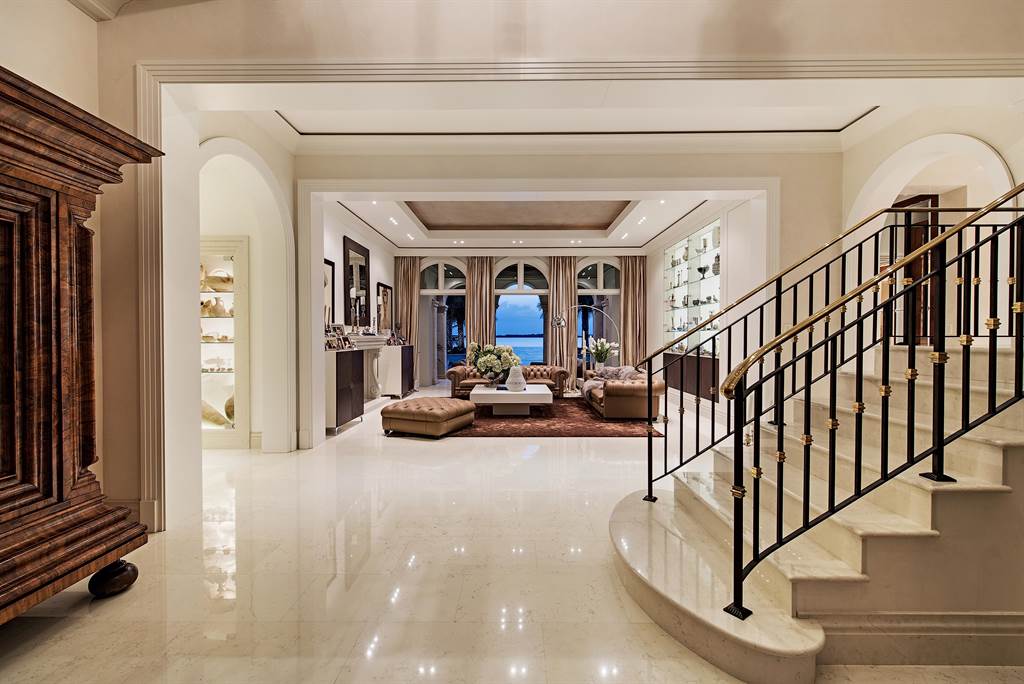 Your Palladian-inspired Waterfront Estate in Fort Myers Awaits (Images Courtesy of: Christie's International Real Estate)
